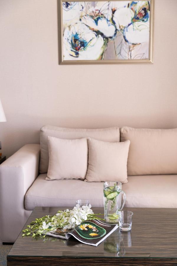 Rixos Alamein - Full Board Plus El Alamein Bagian luar foto A sofa