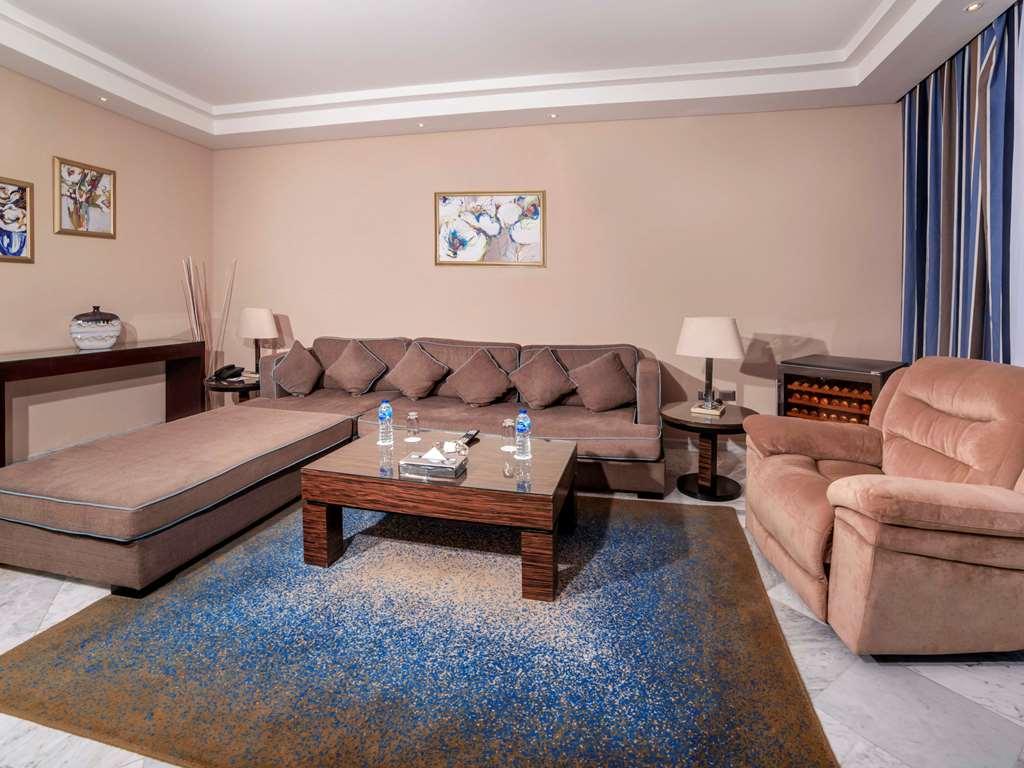 Rixos Alamein - Full Board Plus El Alamein Ruang foto A living room